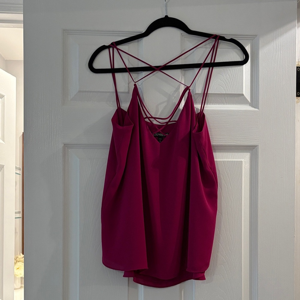 ✨BRAND NEW✨ EXPRESS FUCHSIA TOP